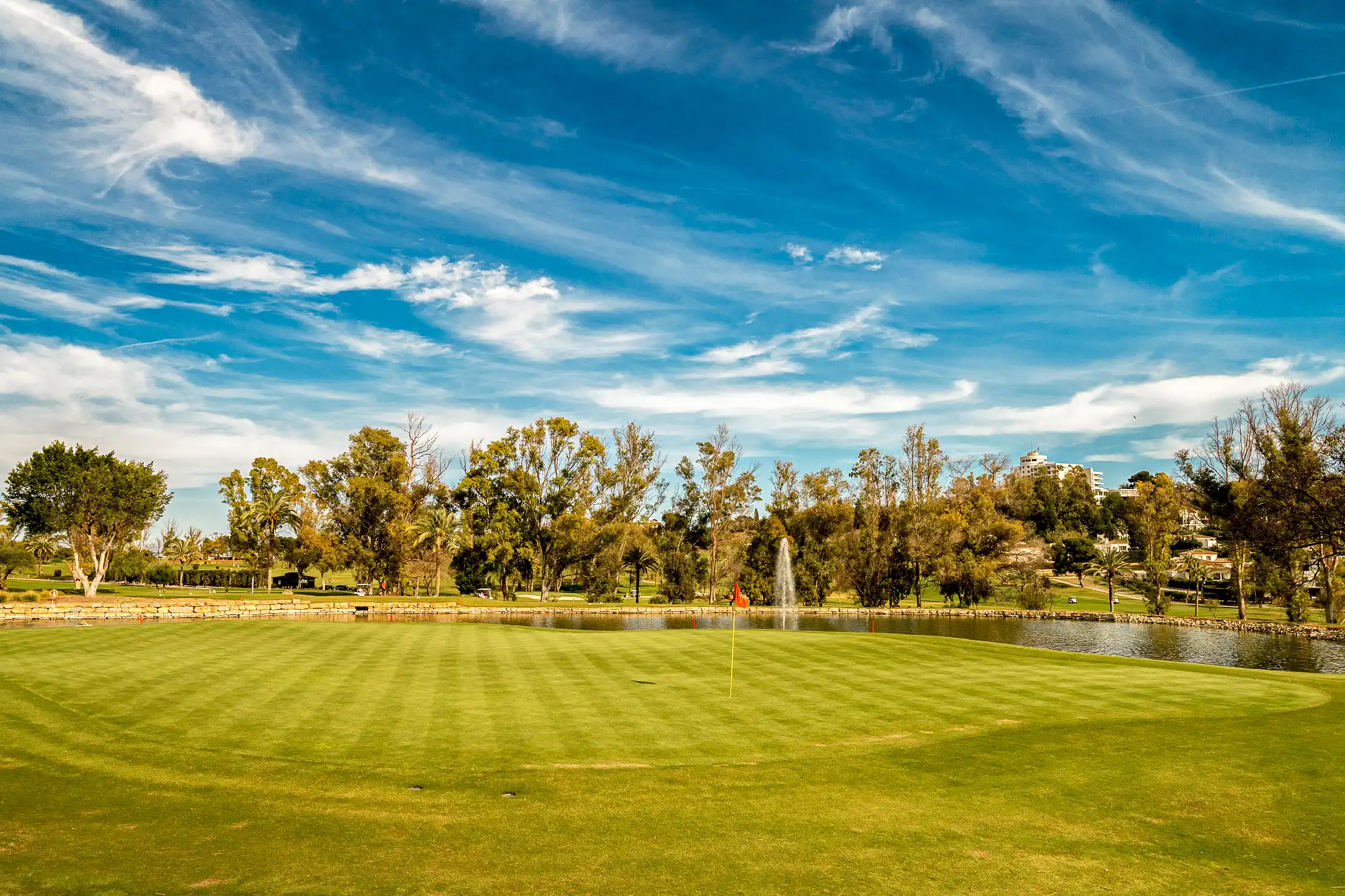 El Paraiso Golf Club - Estepona, Malaga Spain - Golf club green hoyo 12F-2